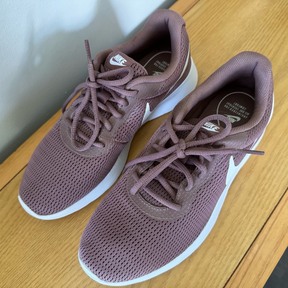 Nike Shoes - Picture 5 of 6
